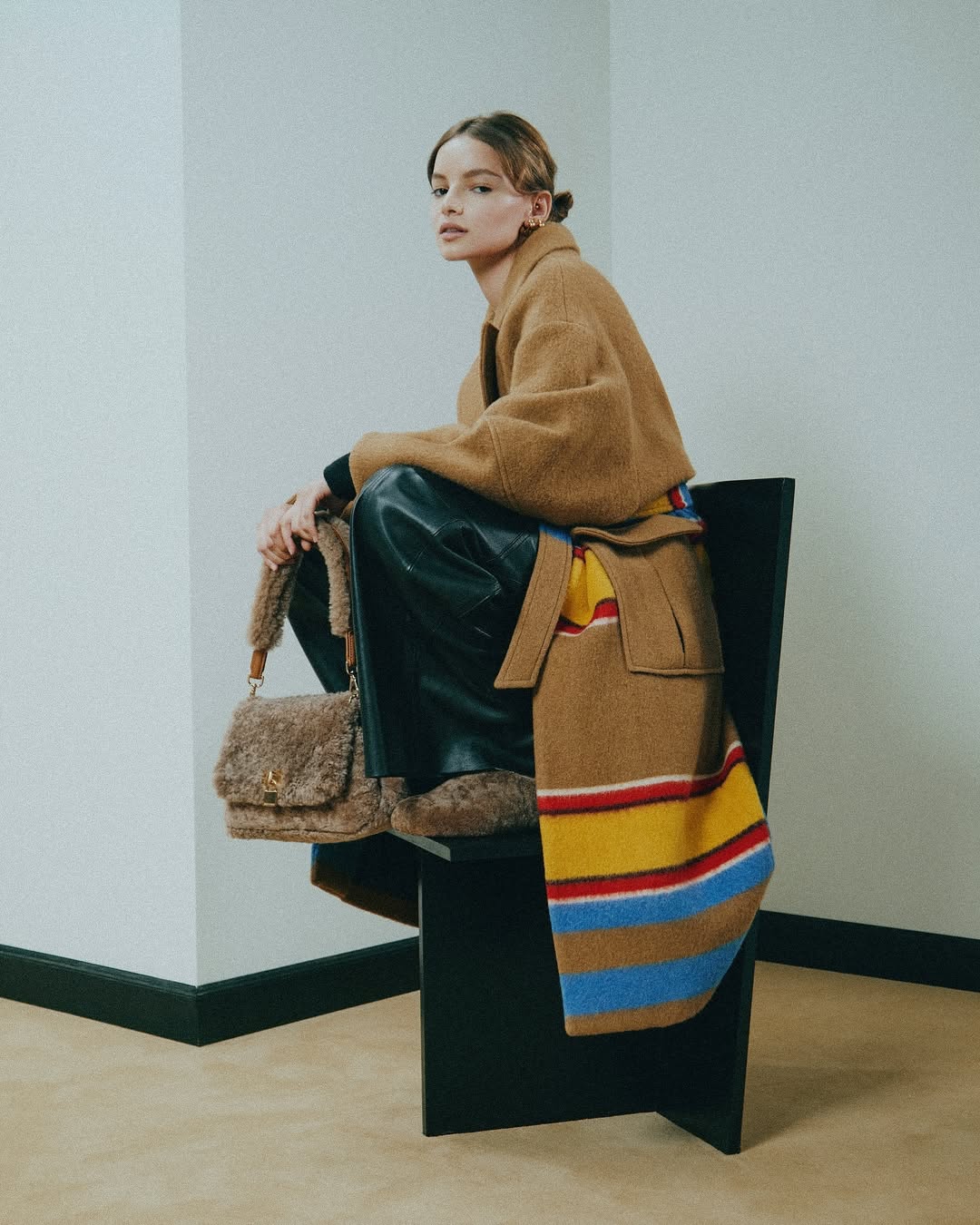 Jazmin Chebar Campaña Invierno 24
